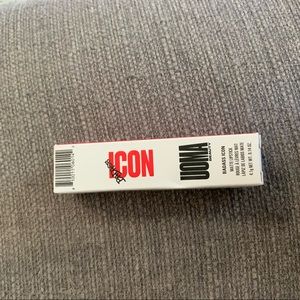 133- NEW - Uoma Icon Badass matte lipstick